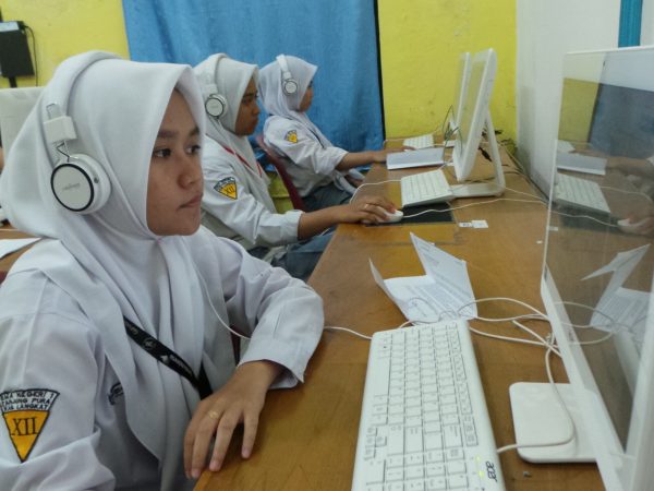 LABORATORIUM  KOMPUTER