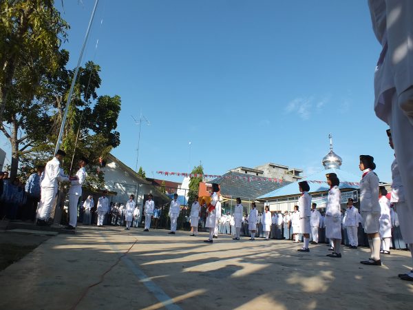Upacara Bendera di SMAN 1 Tanjung Pura